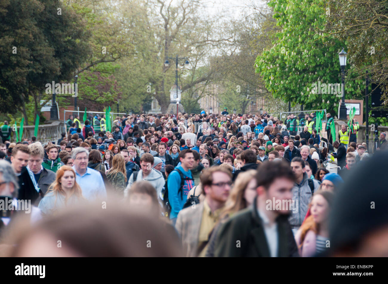 Oxford, Oxfordshire, Vereinigtes Königreich. 1. Mai 2015. Feier der kann morgen in Oxford, England Kredit: Stanislav Halcin/Alamy Live-Nachrichten Stockfoto