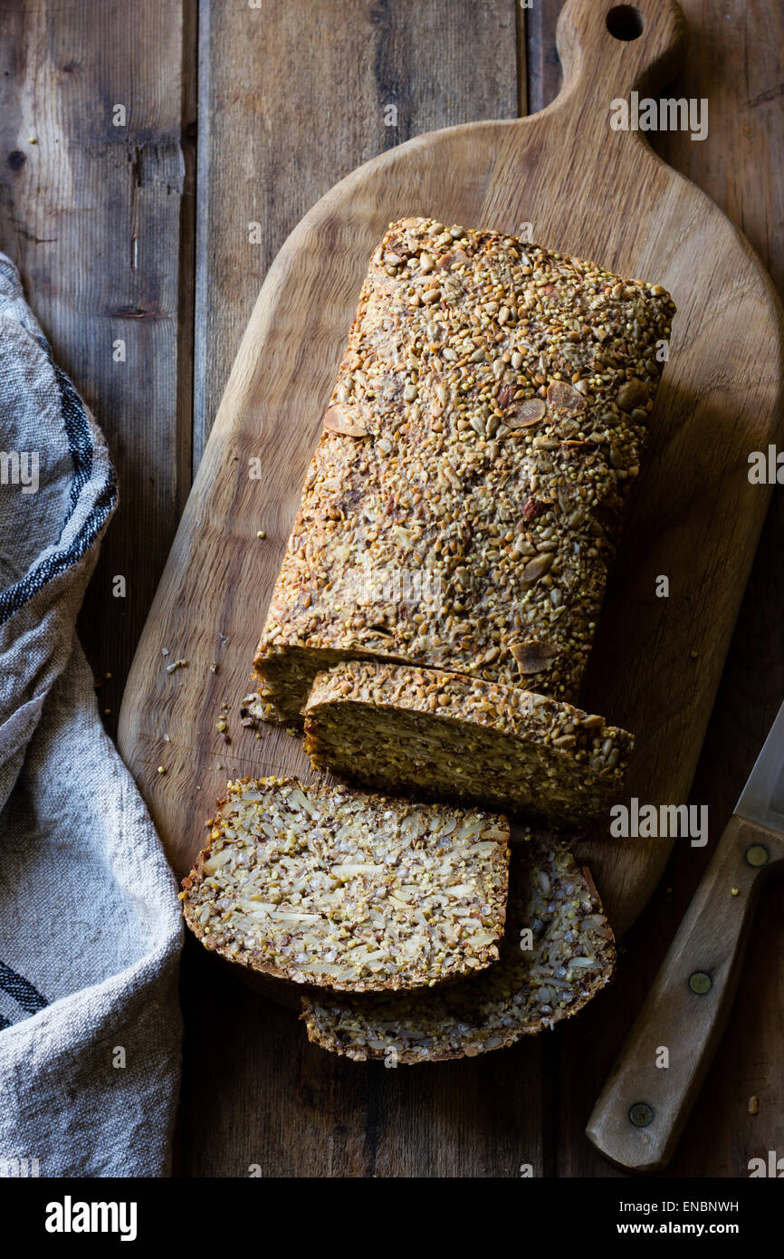 Eine glutenfreie Vegan Nuss und Seed Brot Stockfoto