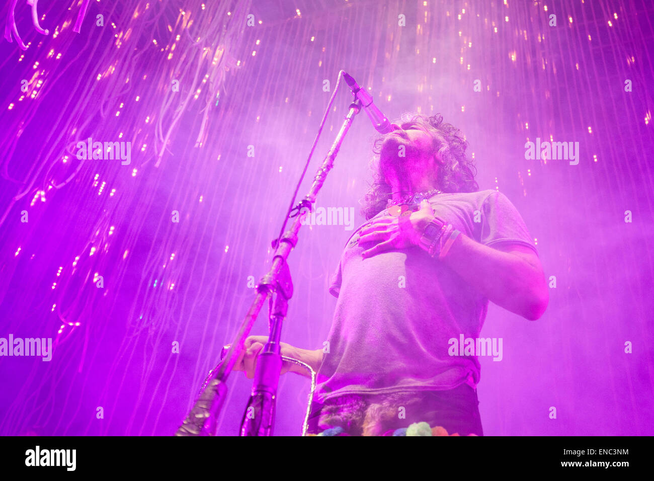 Memphis, Tennessee, USA. 1. Mai 2015. Die Flaming Lips spielen Eröffnungsabend der Beale Street Music Festival. © Raffe Lazarian/ZUMA Wire/ZUMAPRESS.com/Alamy Live-Nachrichten Stockfoto