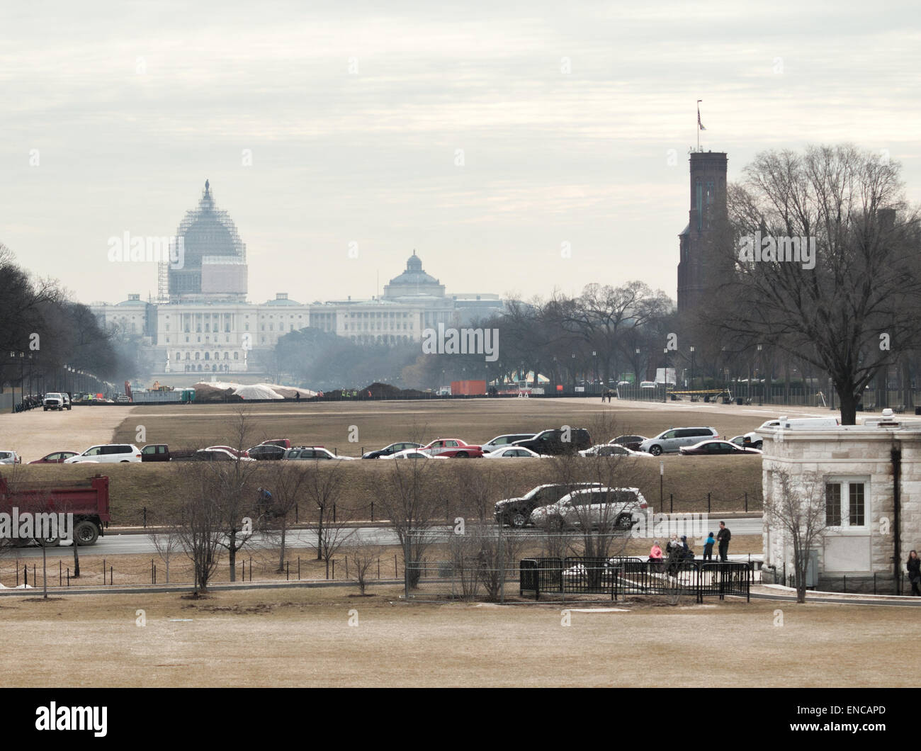 Washington, DC, USA. März 10,2015. Blick auf das Capitol, Smithsonian und Library of Congress vom Washington Monument Hügel Stockfoto