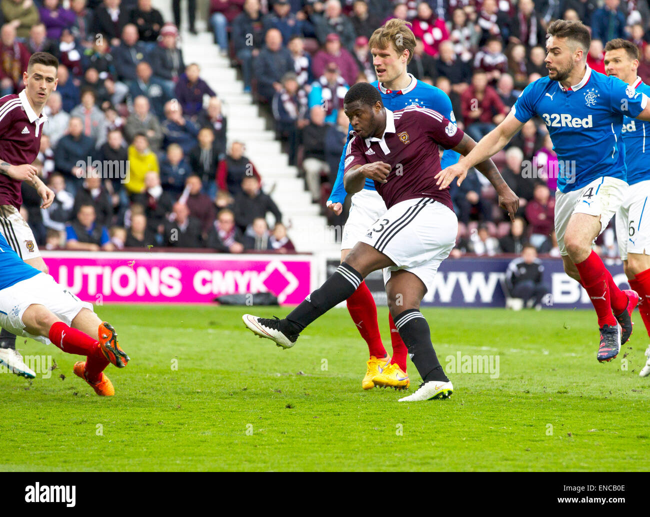 Edinburgh, Schottland. 2. Mai 2015. Schottische Meisterschaft. Herzen gegen Rangers. Herzen Genero Zeefuik Partituren zu machen, 2: 2. Bildnachweis: Aktion Plus Sport/Alamy Live-Nachrichten Stockfoto