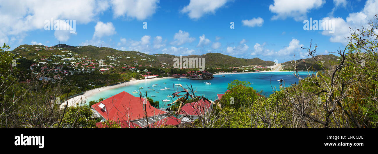 Saint Barthélemy, St. Barths, St. Barts, Antillen, Französische Antillen, Karibik: Panoramablick auf die Bucht und der Strand von Saint-Jean Stockfoto