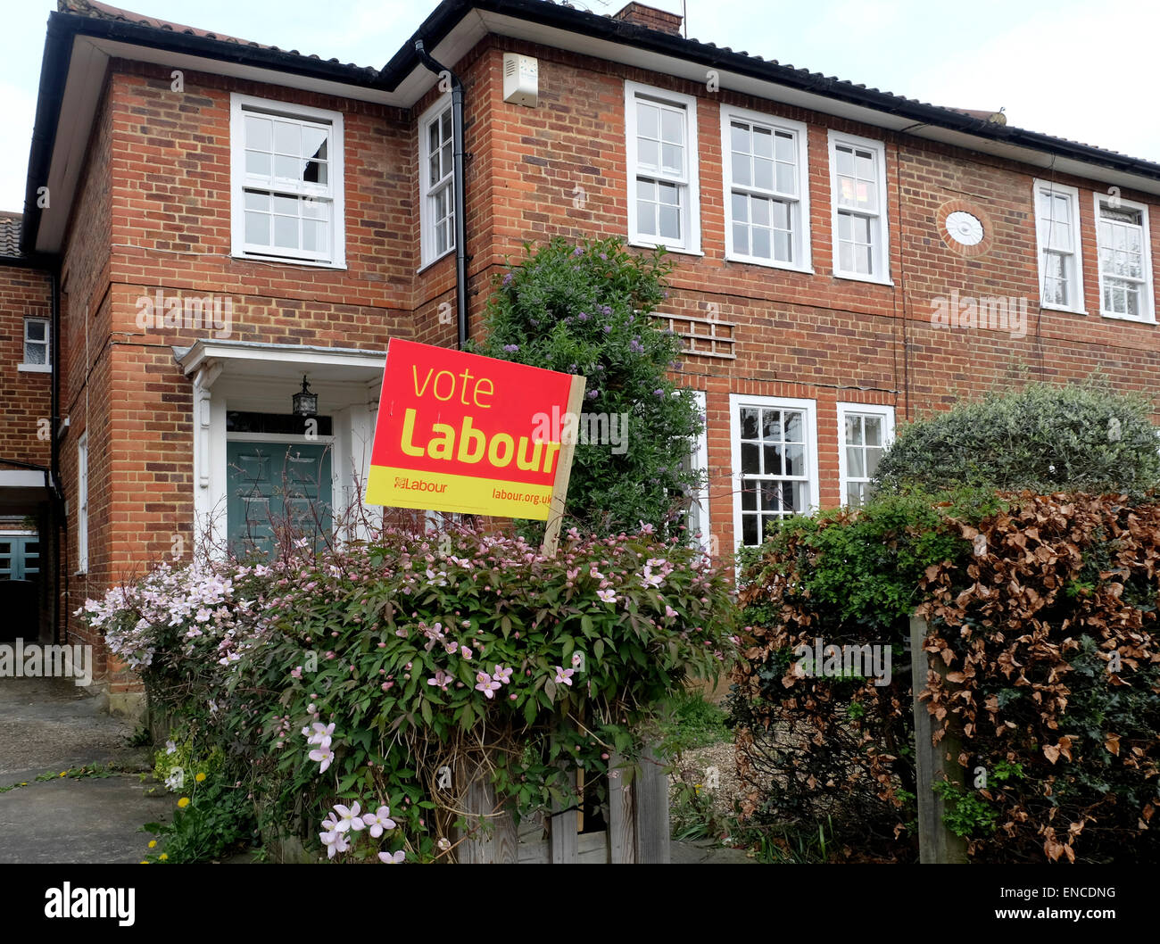 Labour Partei außerhalb £ 1,5 Millionen plus Häuser in Muswell Hill London Board! Stockfoto