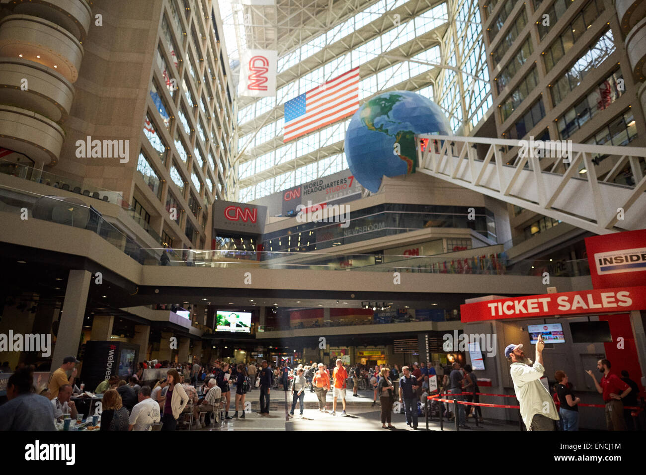 "Downtown Atlanta in Georga USA CNN-Logo in den Empfang von CNN Gebäude das CNN Center ist der weltweite Hauptsitz von CNN. Stockfoto