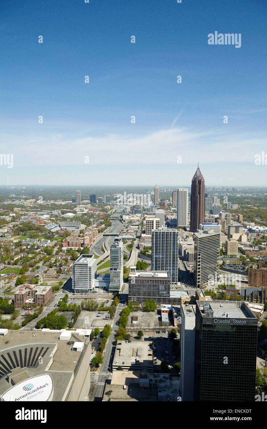 Skyline von Downtown Atlanta suchen von Midtown Atlanta in Georga USA Bank of America Plaza ist ein Wolkenkratzer, die zwischen Mi Stockfoto
