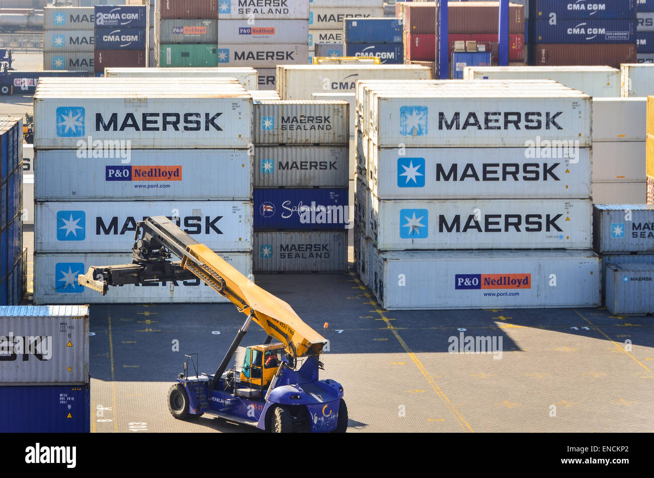 Maersk und Safmarine Container am Containerterminal des Hafens von Walvis Bay, Namibia Stockfoto