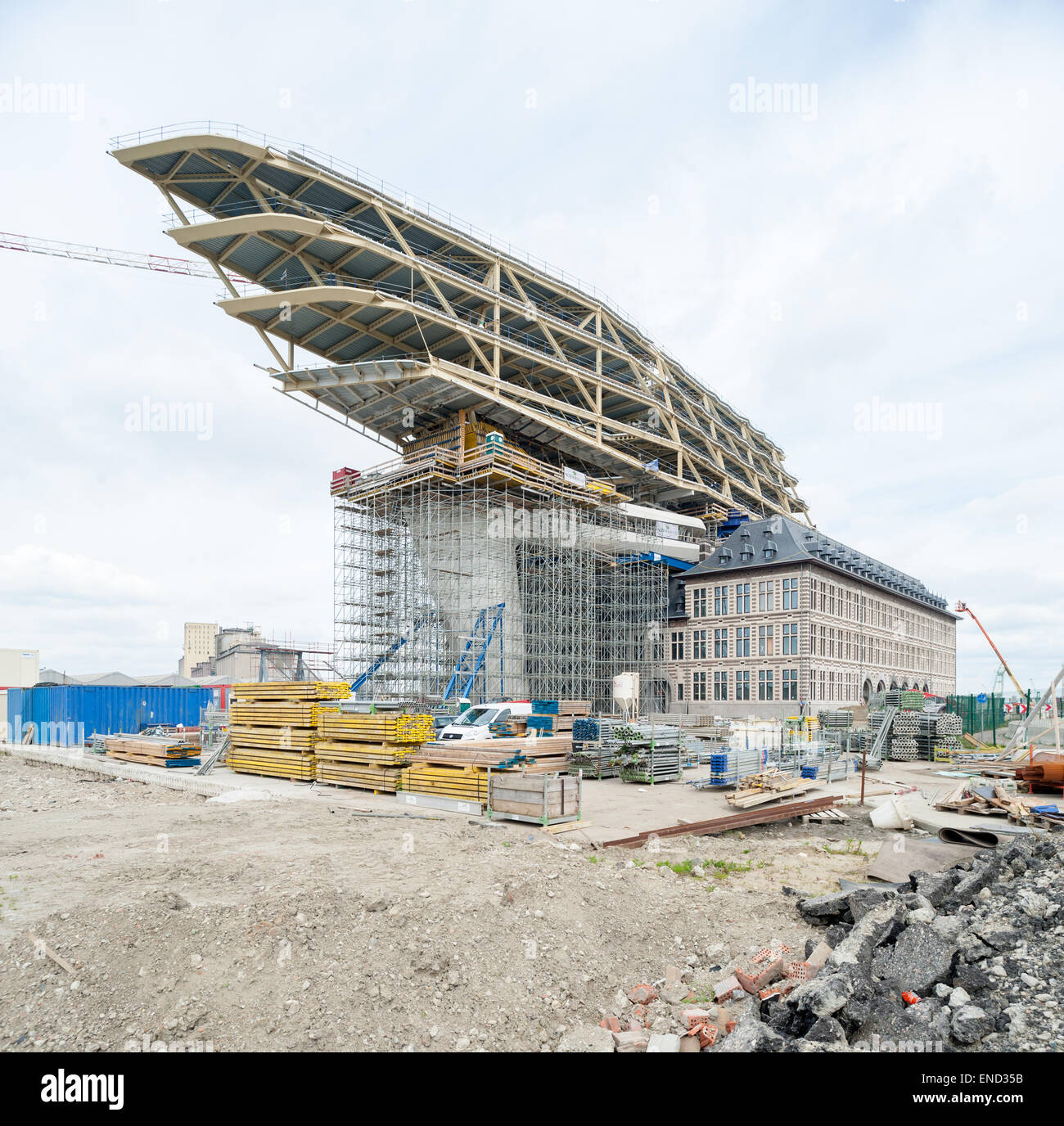 Belgien, Antwerpen, Nieuw Havenhuis entworfen von Zaha Hadid in Bau Stockfoto