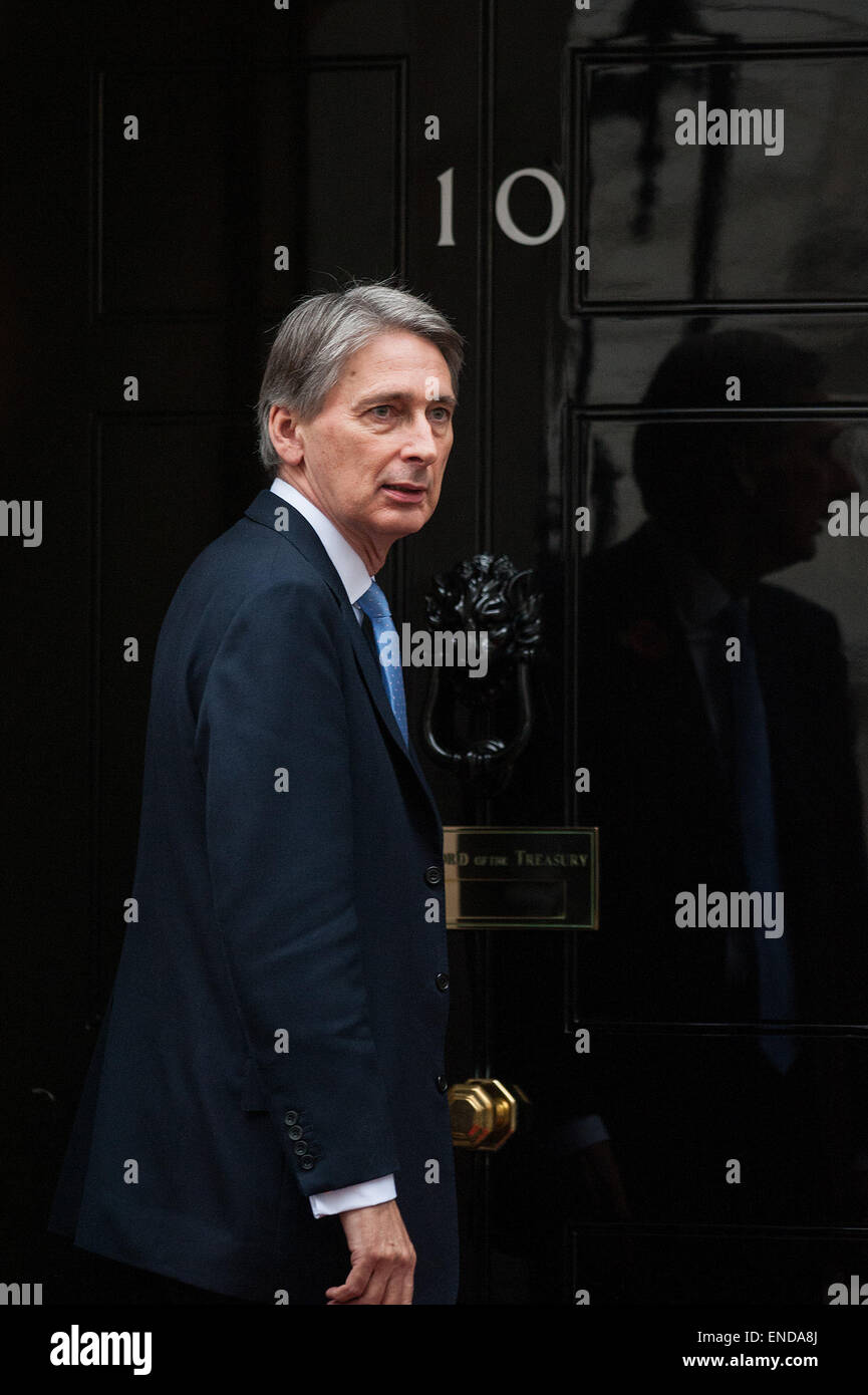 Emir von Katar, Scheich Tamim bin Hamad Al Thani, kommt in 10 Downing Street für ein Treffen mit dem britischen Premierminister David Cameron.  Mitwirkende: Philip Hammond wo: London, Vereinigtes Königreich bei: 29. Oktober 2014 Stockfoto