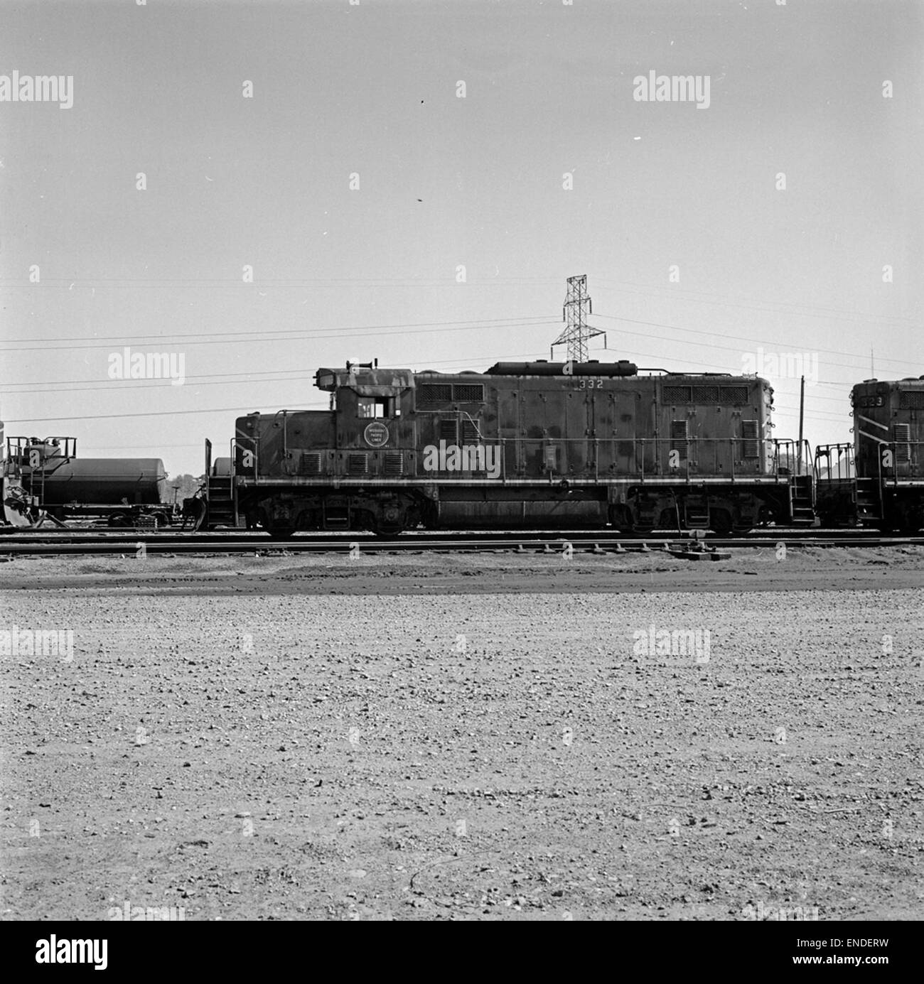 Die Diesel Electric Road Switcher Nr. 332 von Missouri Pacific ist eine Industrielokomotive für den Güterverkehr. Dieses Modell zeigt die Technologie der dieselelektrischen Hybridlokomotiven Mitte des 20. Jahrhunderts. Stockfoto