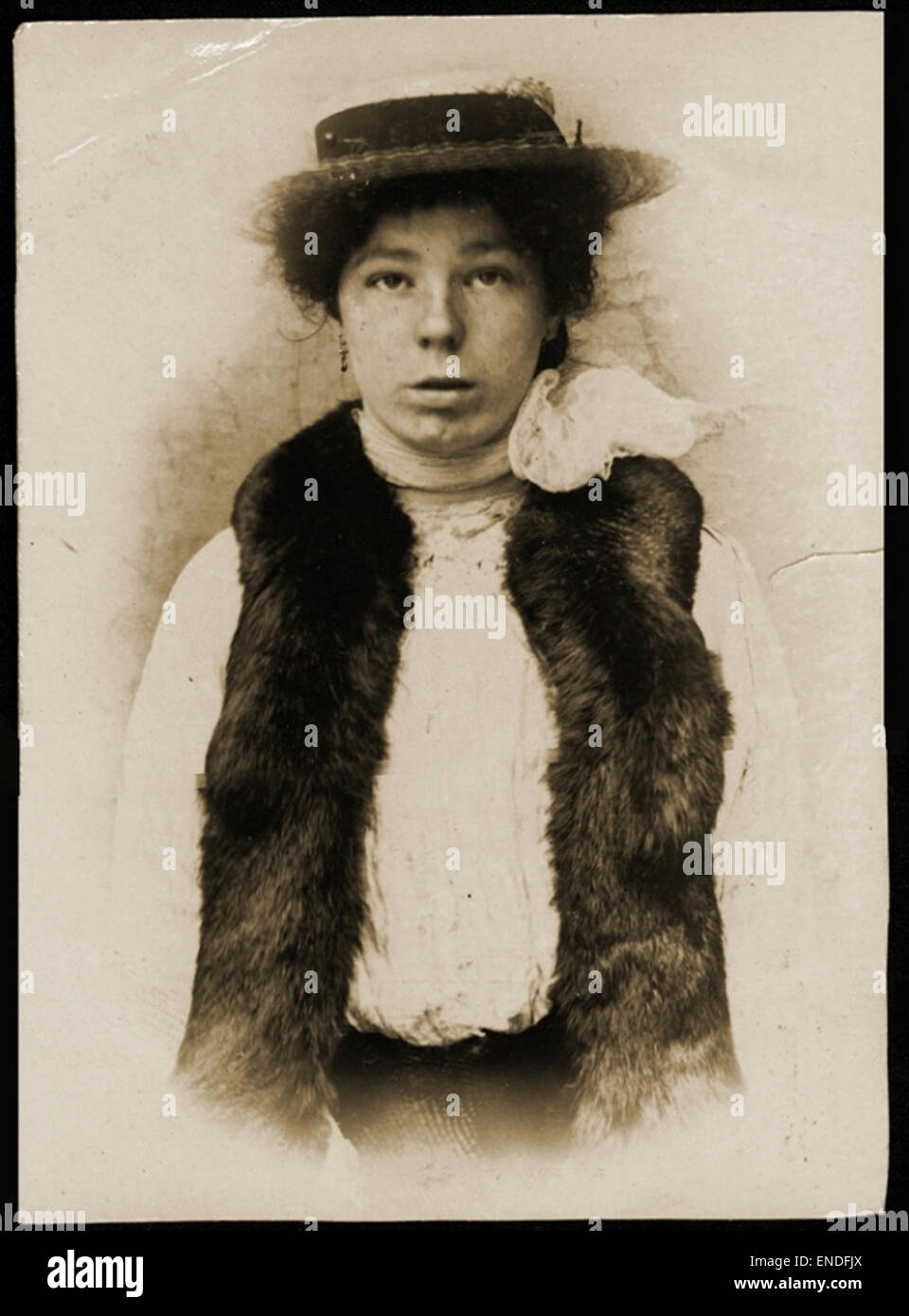 Diese Fahndung von Mary A. Marr, aufgenommen auf der North Shields Police Station, dokumentiert ihre Verhaftung und Haft wegen einer Straftat. Das Foto ist eine klare Darstellung der Kriminaldokumentation des 19. Jahrhunderts. Stockfoto