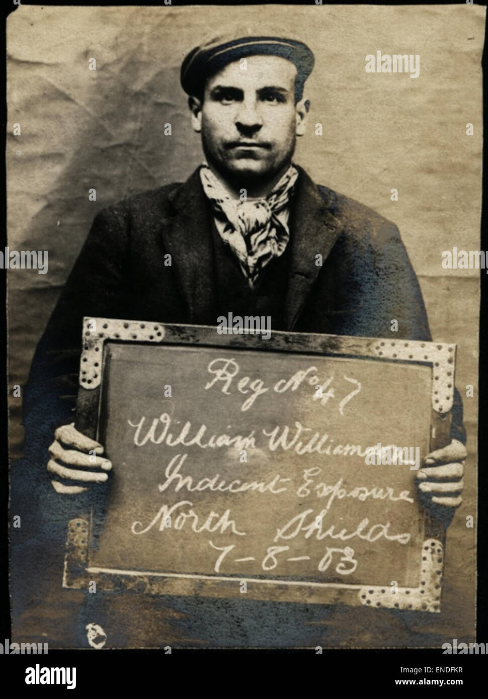 Dieser Fahndungsfoto zeigt William Williamson, der auf der North Shields Police Station wegen unanständiger Aufdeckung verhaftet wurde. Die Verhaftung war Teil einer umfassenderen strafrechtlichen Untersuchung öffentlicher Straftaten. Stockfoto