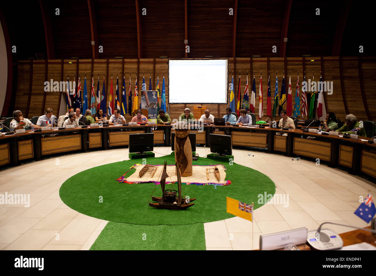 Neu-Kaledonien, Noumea, Ozeanien 21, Meetings, dritte Auflage des Ozeanien Weltgipfel für nachhaltige Entwicklung, Vertreter von 17 South Pacific Ländern, 28, 29 und 30 April, Klimawandel, benutzt im Zuge der Zyklon PAM im Pazifik, Oceania Gipfel Staats-und Regierungschefs, Ministern und Vertretern der Sitzungen abgeschlossen mit der "Erklärung von Lifou" genannt "Ozeanien speichern". Beobachtungen enthalten: im pazifische Raum ist das Hauptopfer des Klimawandels, die Länder müssen dringend dort CO2-Reduzierung und Wiederherstellung der Gesundheit des Ozeans, im Hinblick auf die COP21 - Paris-Klima Stockfoto