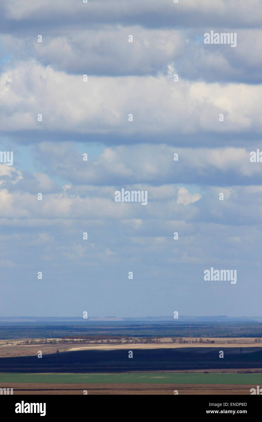 Landschaft mit bewölktem Himmel Stockfoto