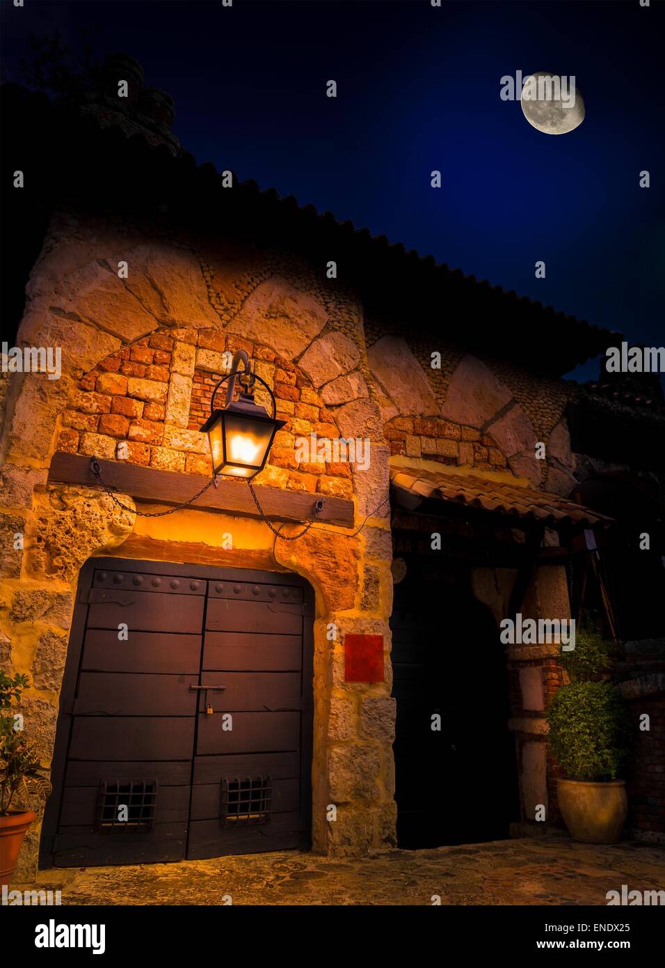 Nachtaufnahme von Altos de Chavon, Dominikanische Republik Stockfoto