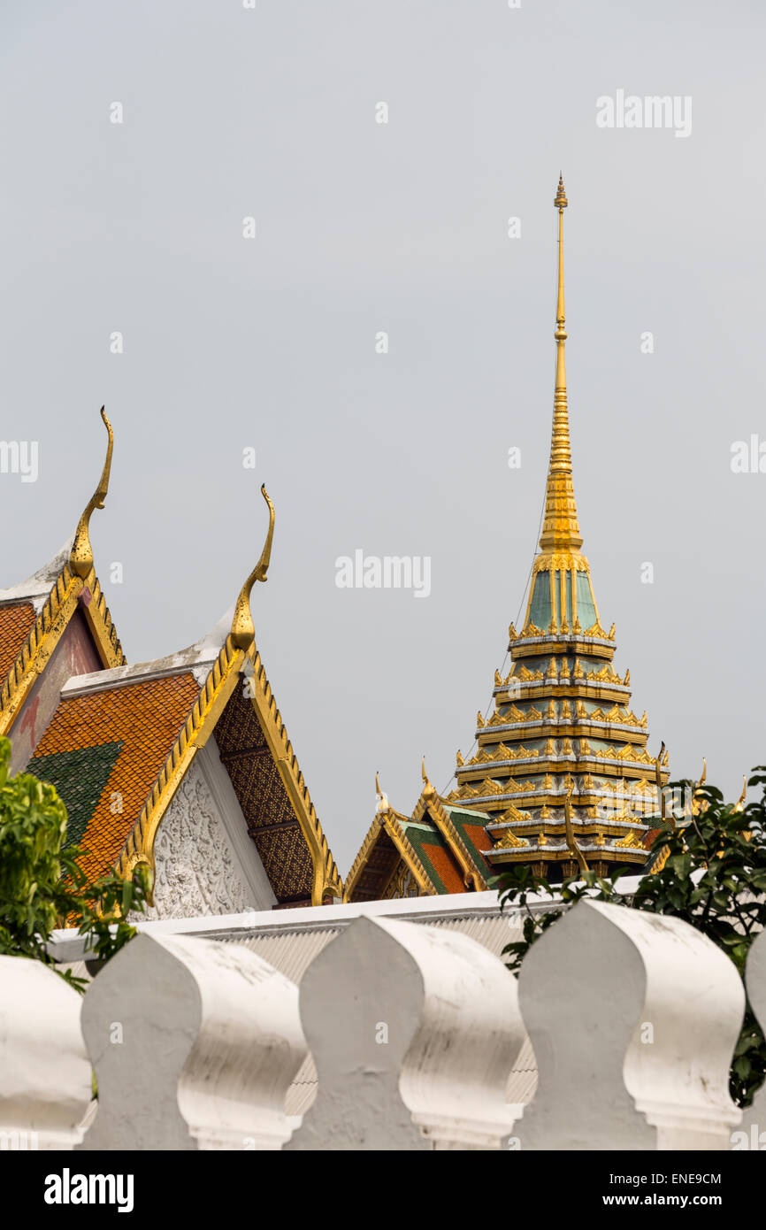 Grand Palace Dächer über Perimeter Wand, Bangkok, Thailand, Asien Stockfoto