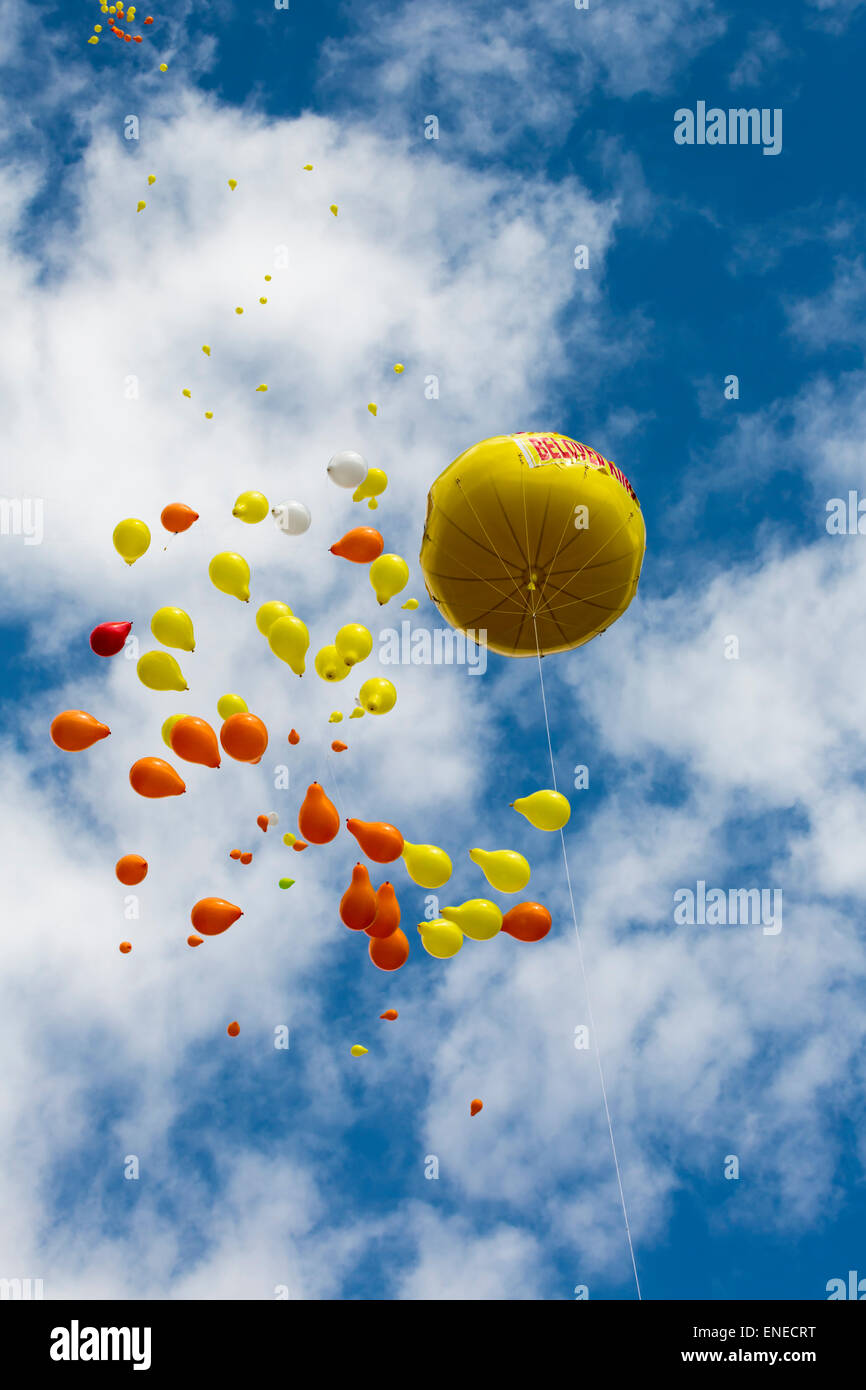 Ballons an König Jigme Wangchuck Geburtstagsfeier im Stadion in Thimphu, Bhutan, Asien Stockfoto