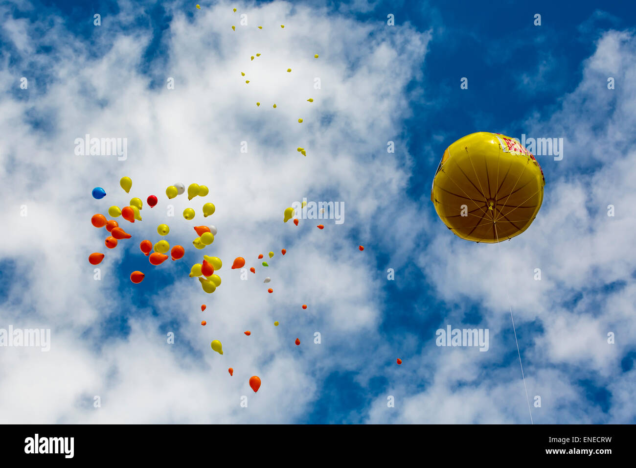 Ballons an König Jigme Wangchuck Geburtstagsfeier im Stadion in Thimphu, Bhutan, Asien Stockfoto