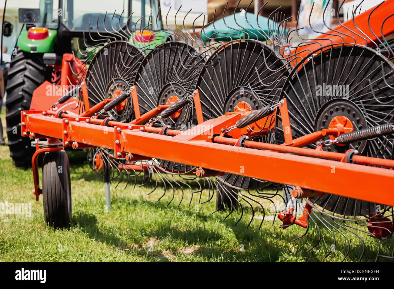 Heu-Rechen Landmaschinen Maschinen in der Landwirtschaft oder Industrie Ackerland Stockfoto