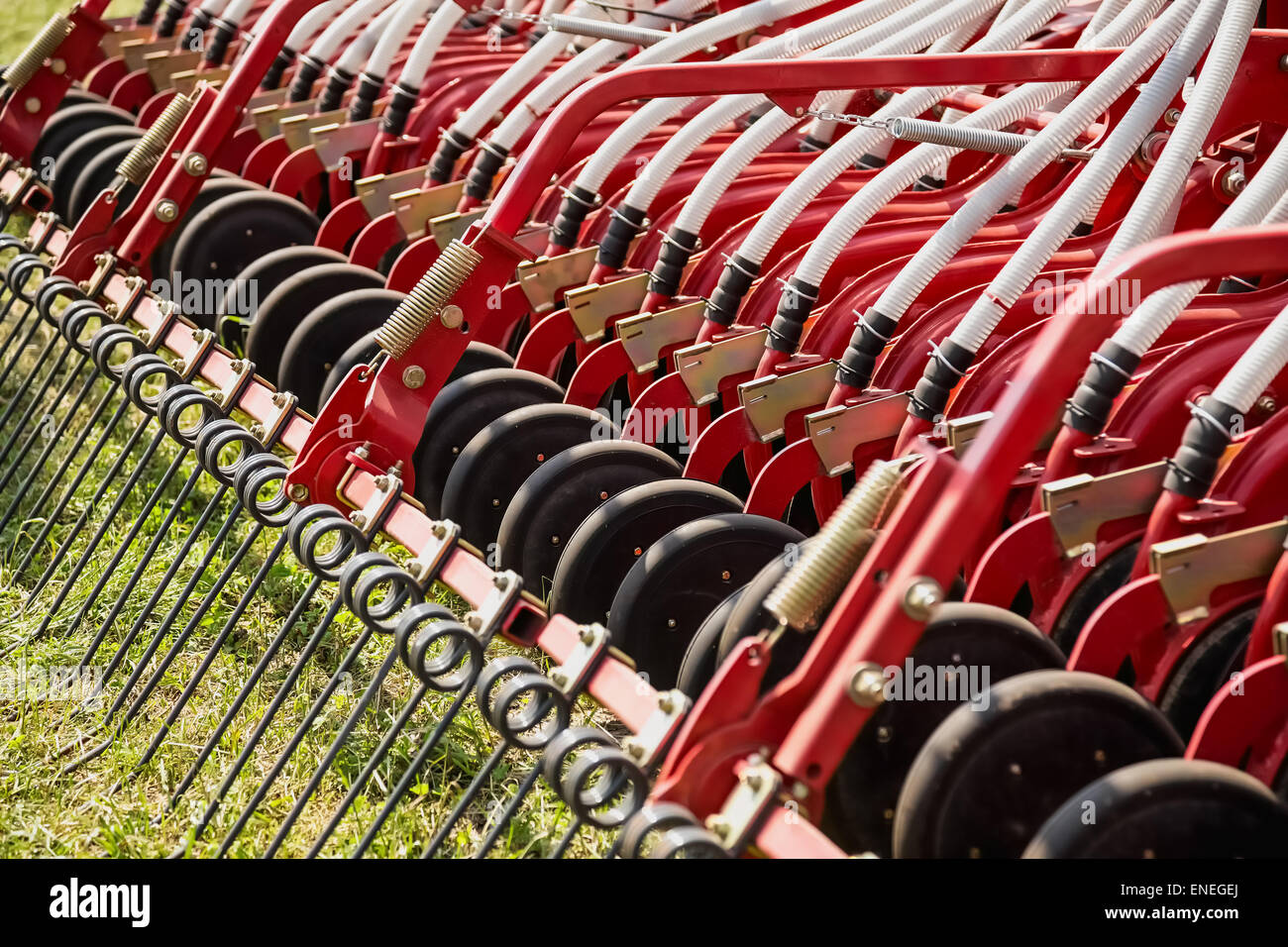 Heu-Rechen Landmaschinen Maschinen in der Landwirtschaft oder Industrie Ackerland Stockfoto