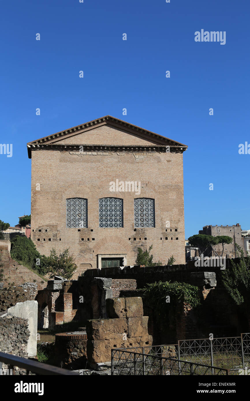 Italien. Rom. Curia Julia oder Kurie. Dem Senat-Haus in der antiken Stadt Rom. Das Forum Romanum. Stockfoto