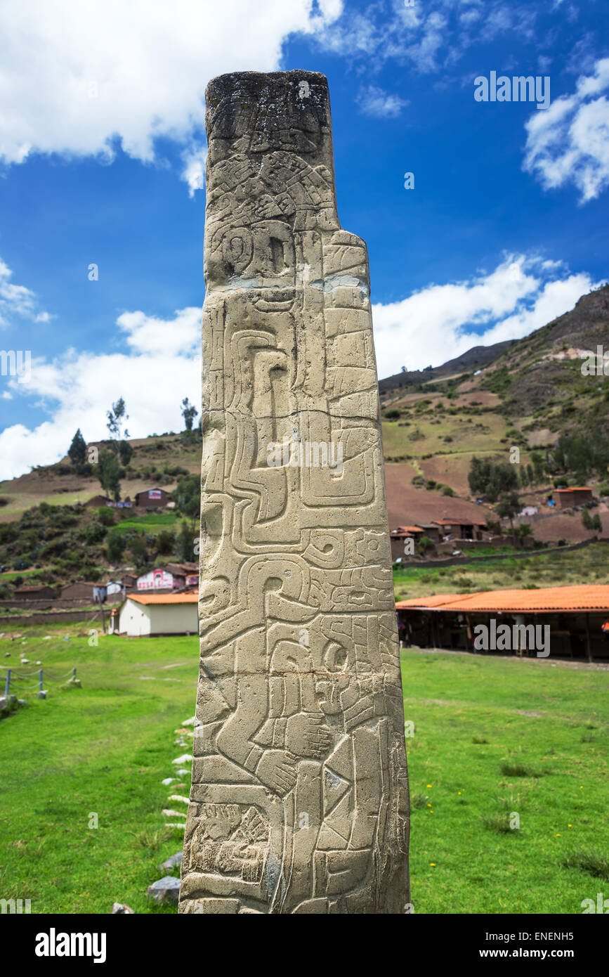 Tello Obelisk auf der UNESCO-Weltkulturerbe von Chavin de Huantar in Peru Stockfoto