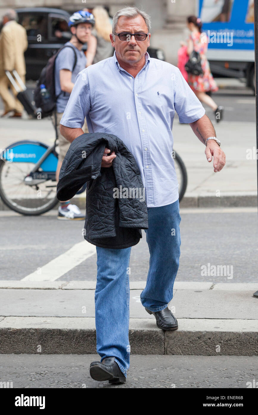 Ted Terry 59 Vater Der Fussballer John Terry Kommt Am Hof In London Der Rassisch Schwerer Korperverletzung Angeklagt Stockfotografie Alamy