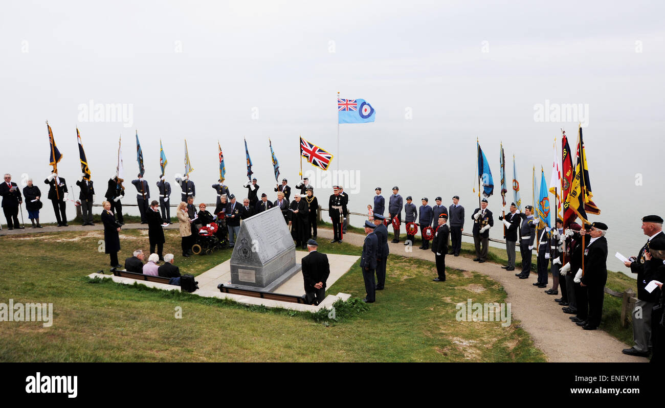 Beachy Head, Eastbourne, Sussex, UK. 4. Mai 2015. 3. jährliche Bomber Command "Mission Accomplished" Trauerfeier findet am Beachy Head heute der Dienst erinnert an die 55.573 Besatzungen in Bomber Geschwindigkeitskennlinie, die ihr Leben im zweiten Weltkrieg Kredit: Simon Dack/Alamy Live News Stockfoto