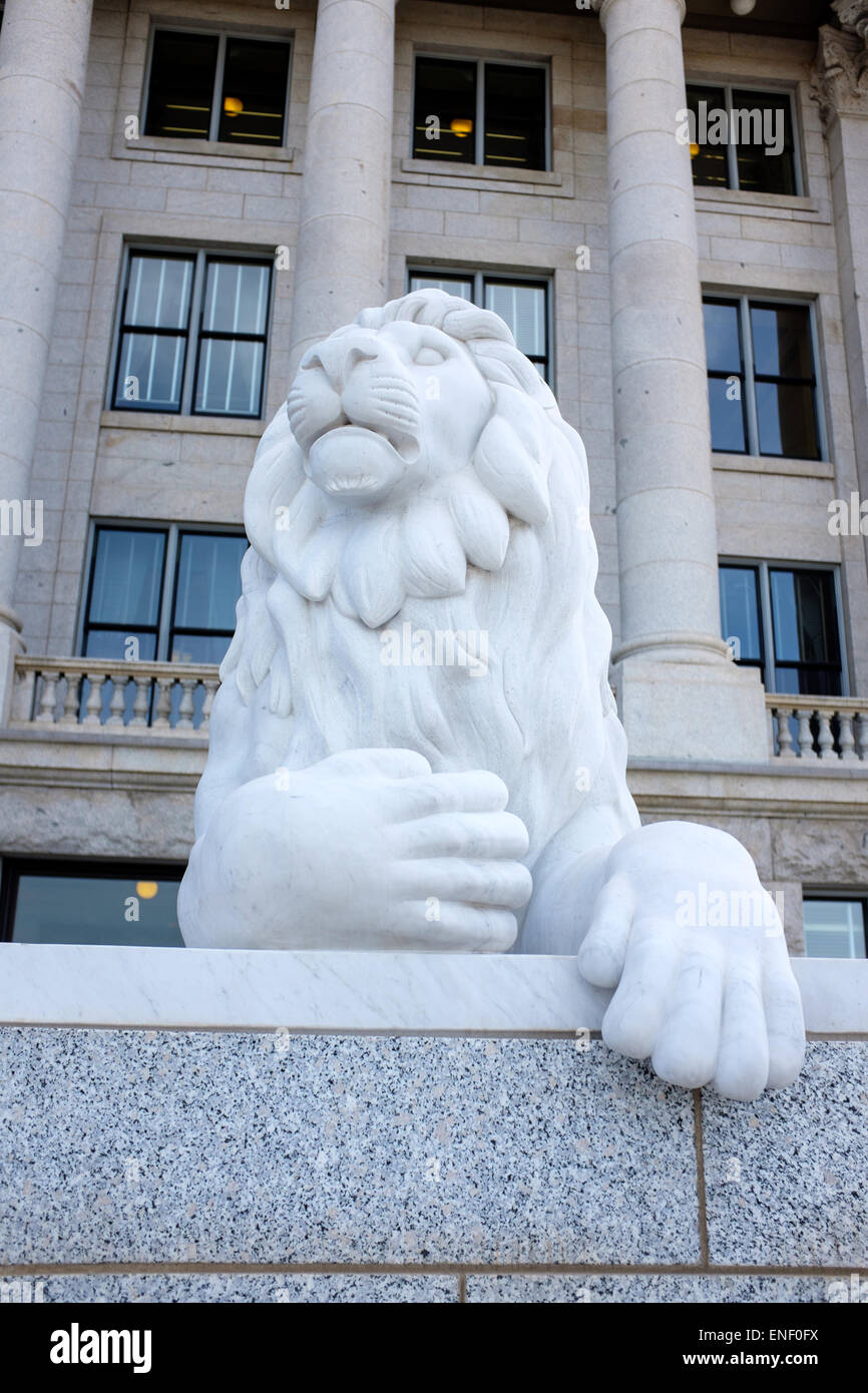 Löwe Skulptur vor Utah State Capitol building in Salt Lake City, Utah, USA Stockfoto