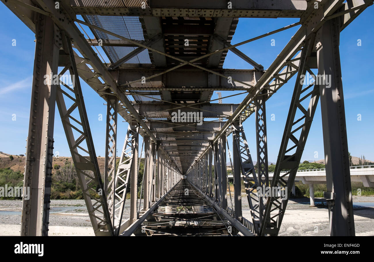 Der Awatere River Bridge, Doppeldecker mit Bahn und Auto Bahnen oben und unten, jetzt nur verwendet durch Züge, Marlborough, neue Zeala Stockfoto