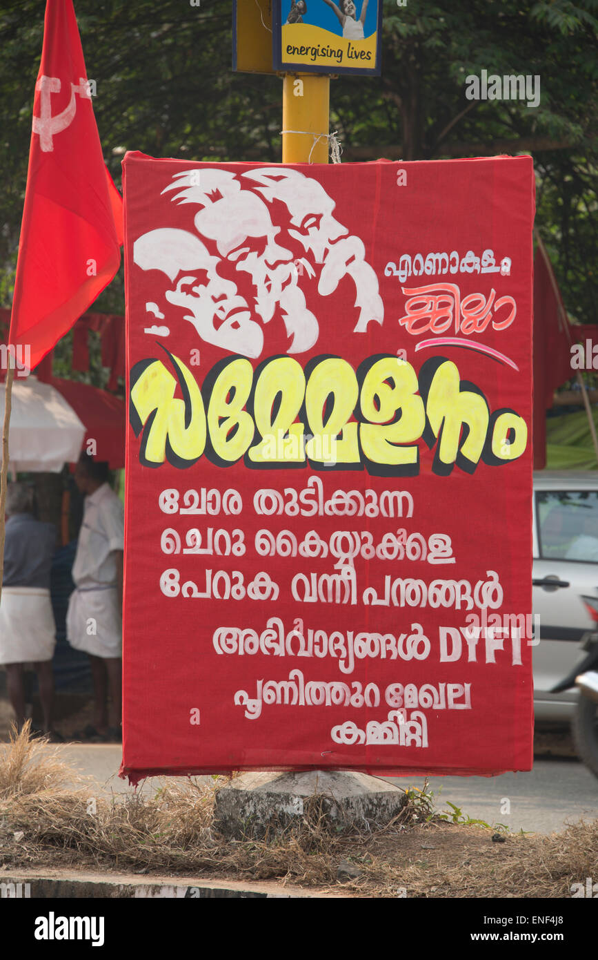 Straßenbanner der CPIM (Kommunistische Partei Indiens (Marxist) während eines Wahlkampfes in Ernakulam, Kerala, Indien Stockfoto