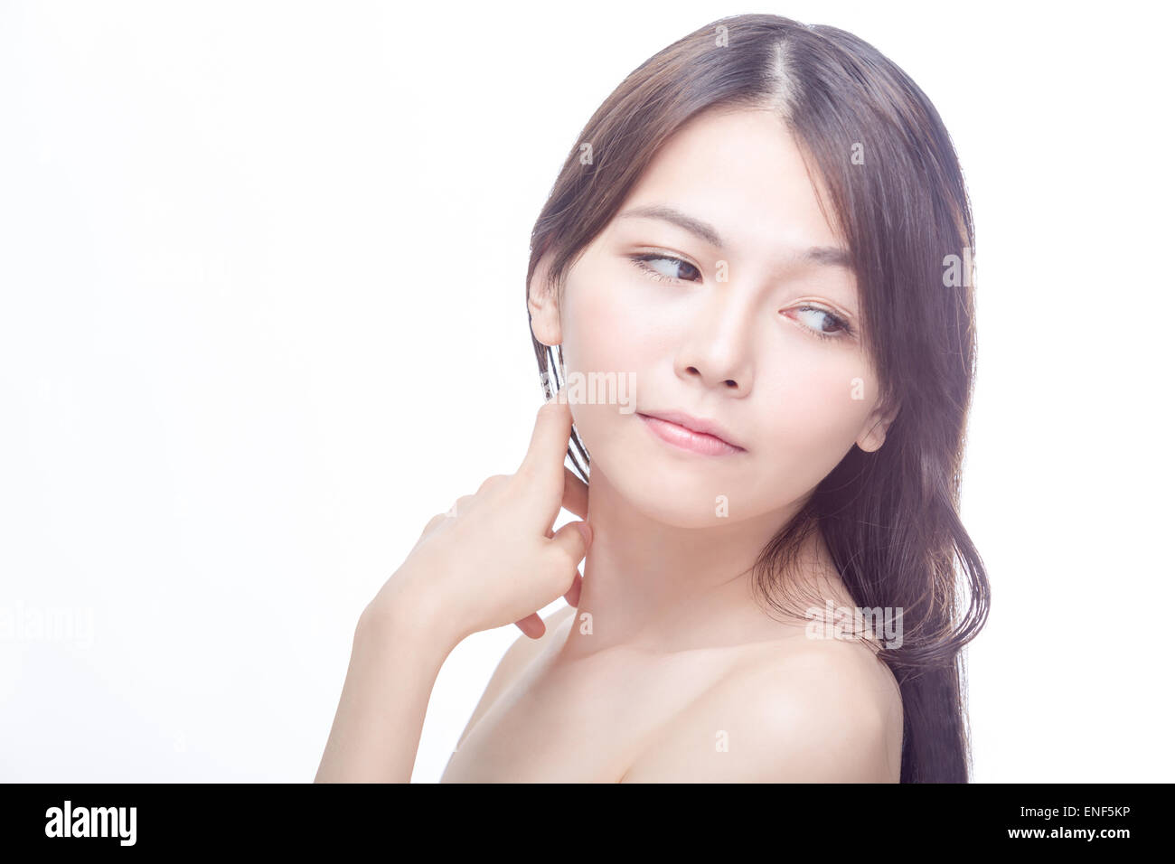 Asiatische Schönheit Porträt des chinesischen Modells mit Hand auf Gesicht Stockfoto