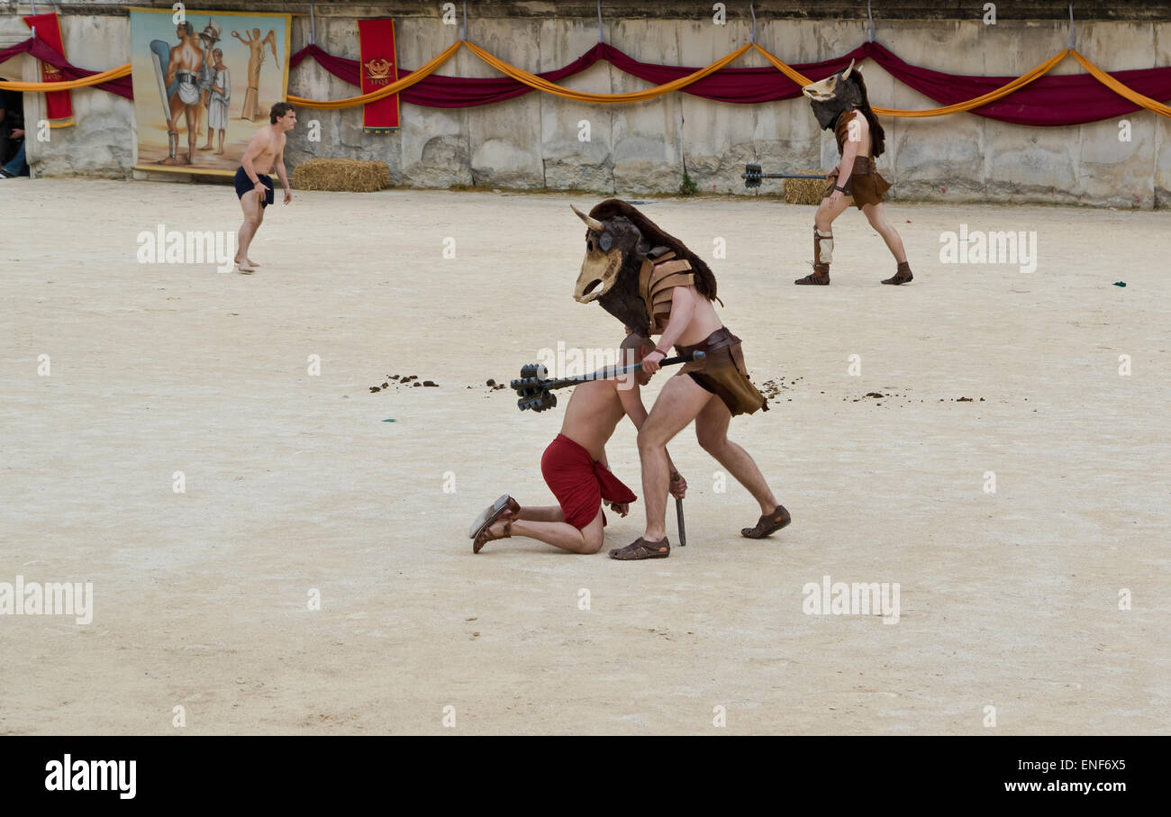 Römischen Reenactment-Spiele in der Arena von Nimes befindet sich ein römisches Amphitheater in der französischen Stadt Nîmes. Stockfoto