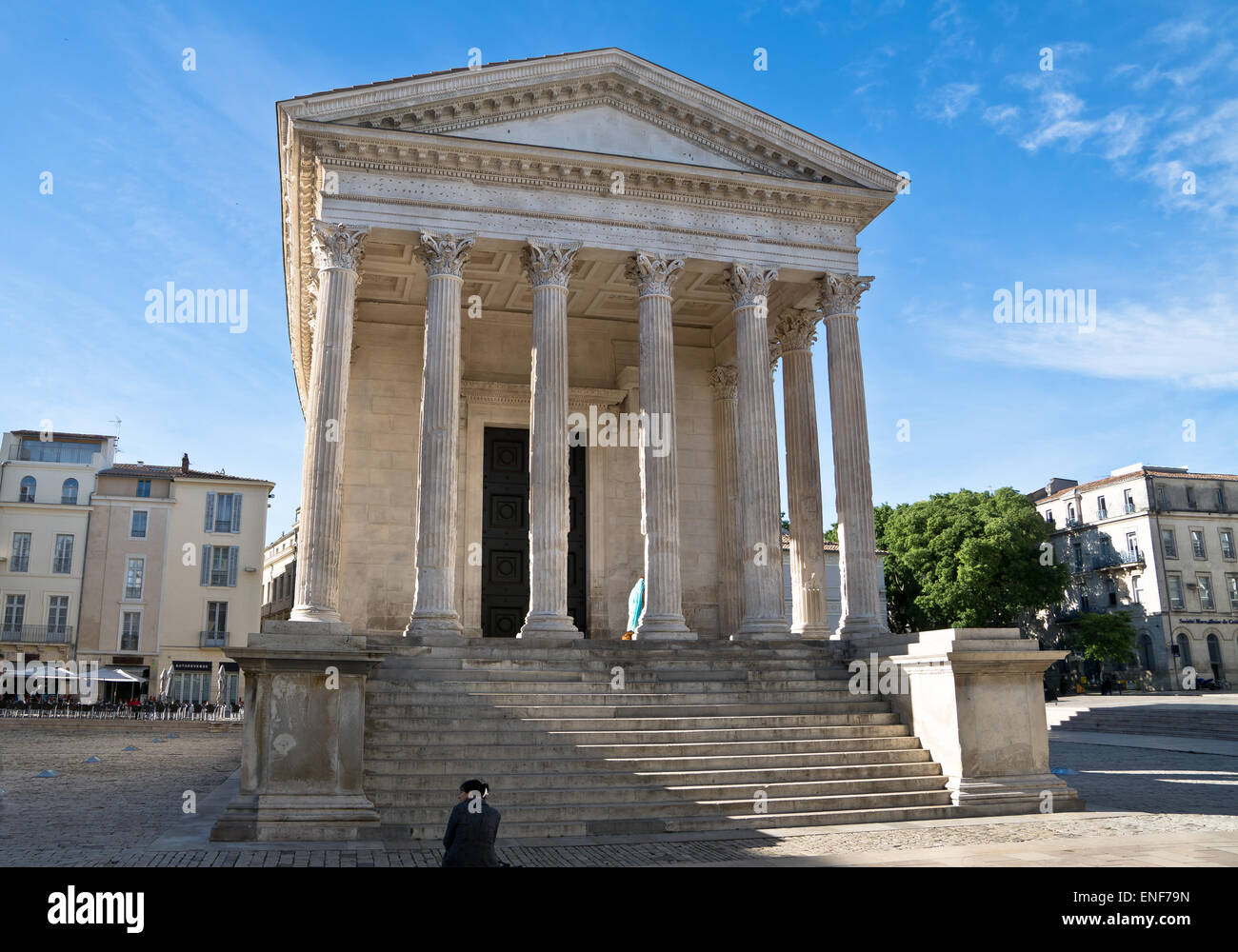 Die Maison Carree ist ein altes Gebäude in Nimes Südfrankreich Stockfoto