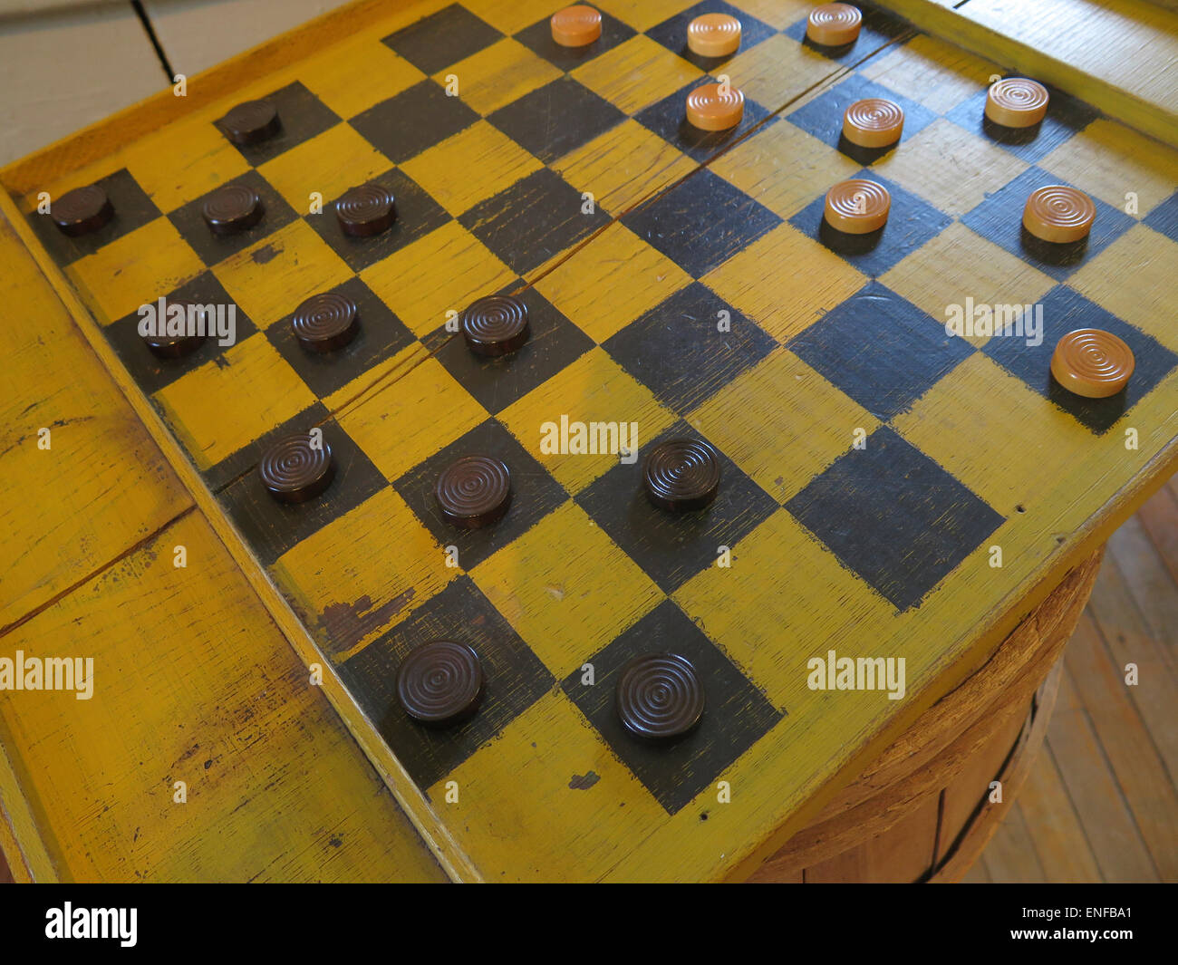 Eine alte Dame-Spiel ist eines der Spielzeuge auf dem Display im Bennington Museum in Bennington, Vermont. Stockfoto