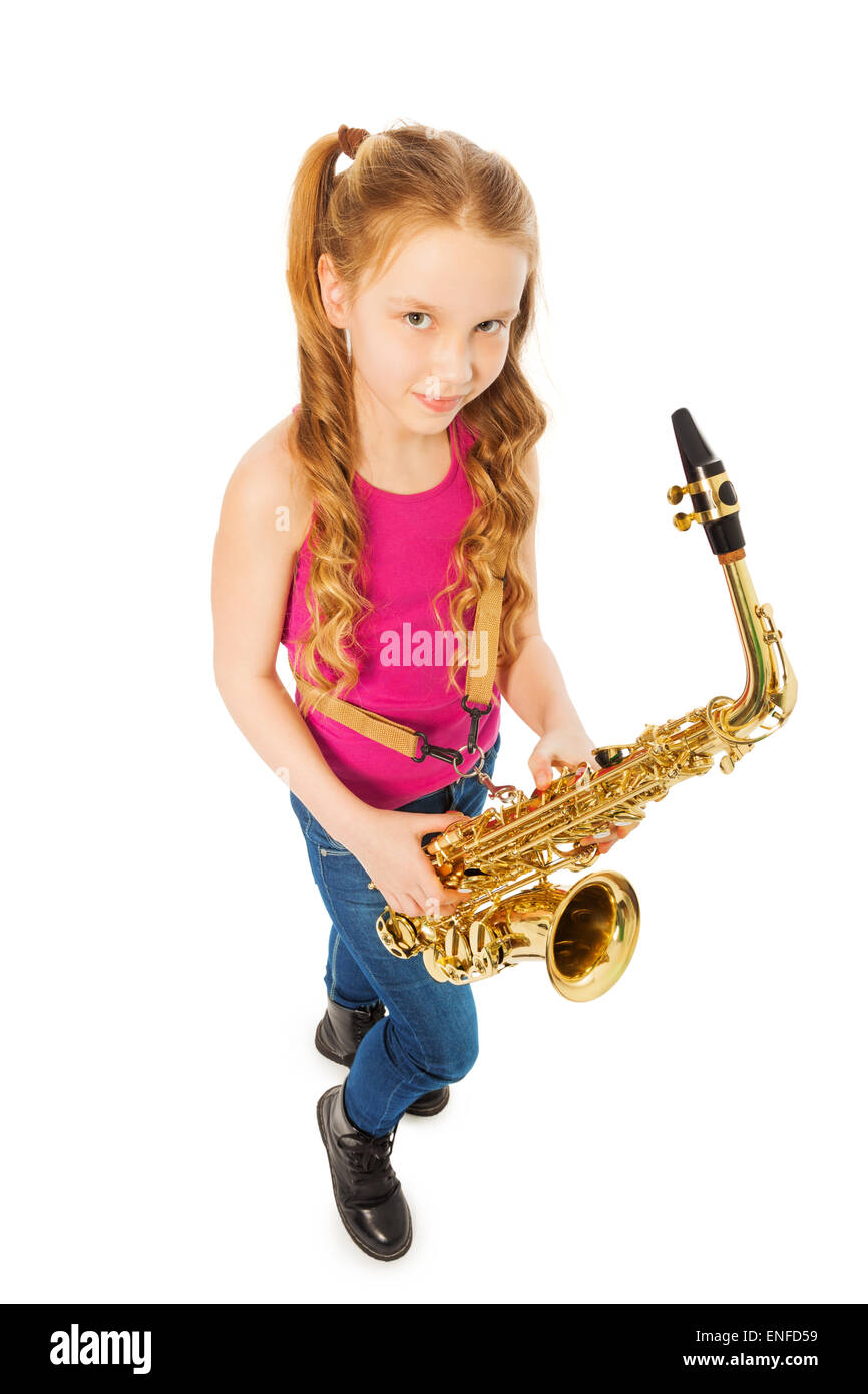 Tope Blick auf lächelndes Mädchen halten Alt-Saxophon Stockfoto