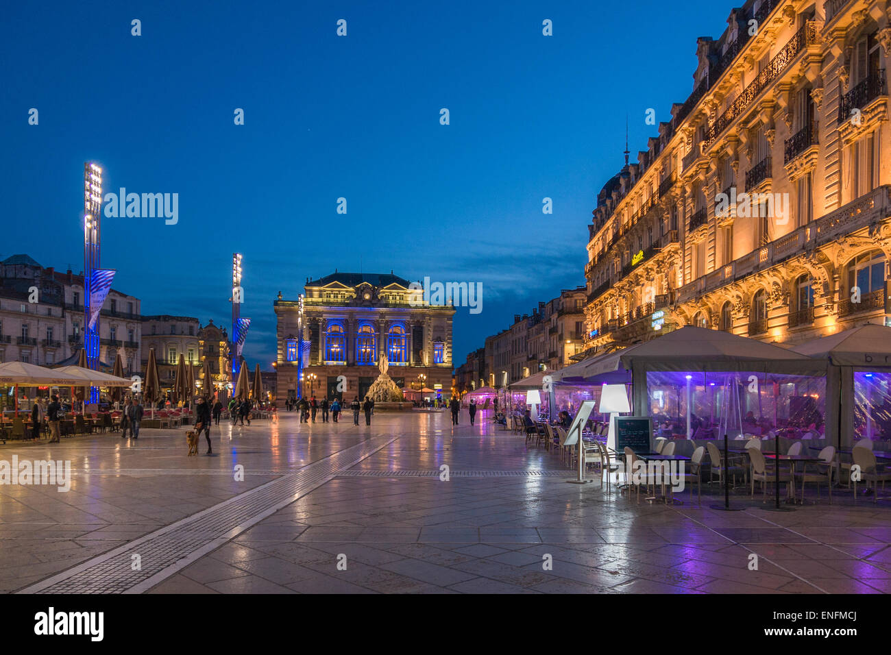 Place De La Comedie am Abend, Montpellier, Frankreich Stockfoto