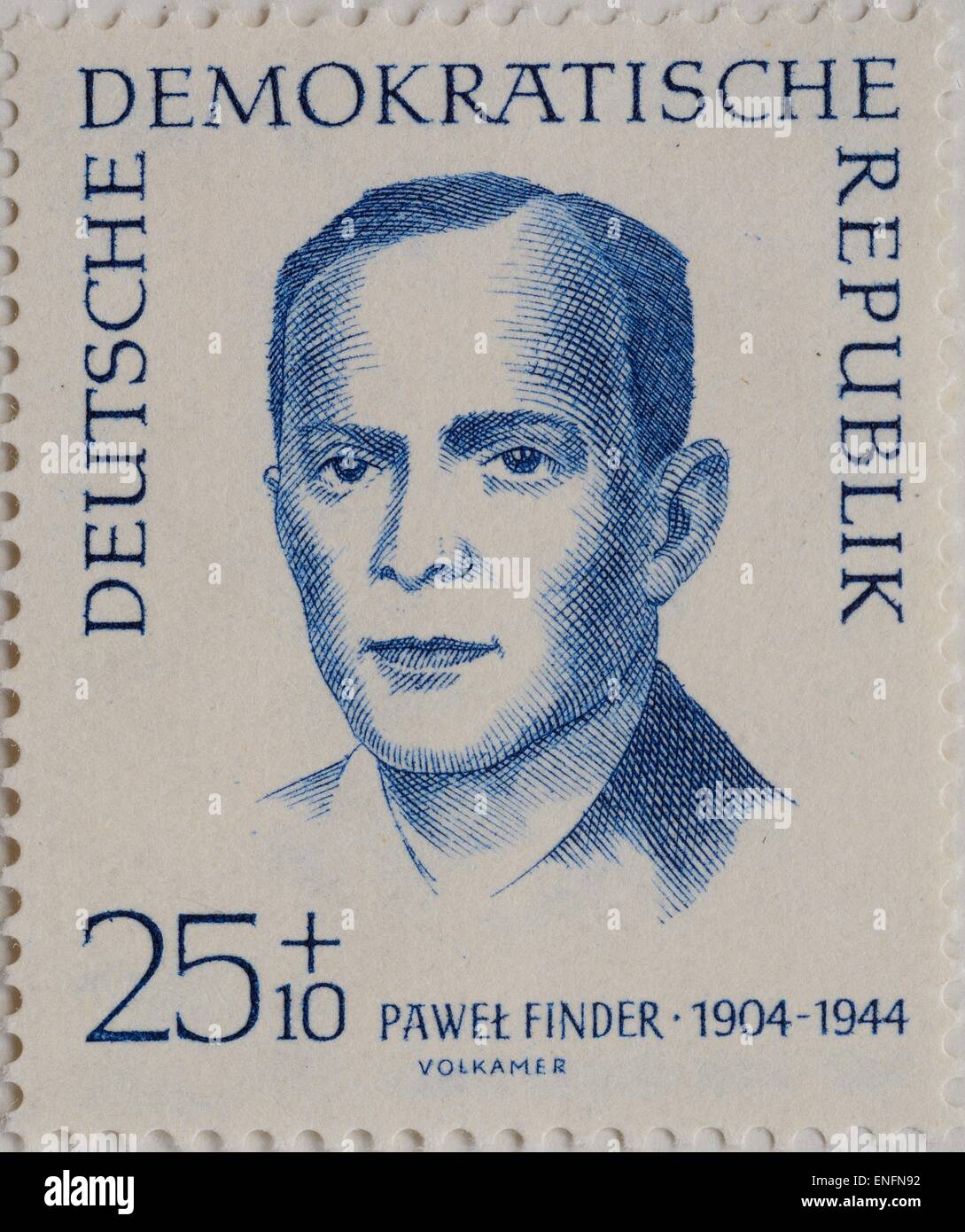 Pawel Finder, ein polnischer Politiker, getötet von den Nazis im Jahre 1944, Porträt auf einer DDR-Briefmarke von 1962 Stockfoto