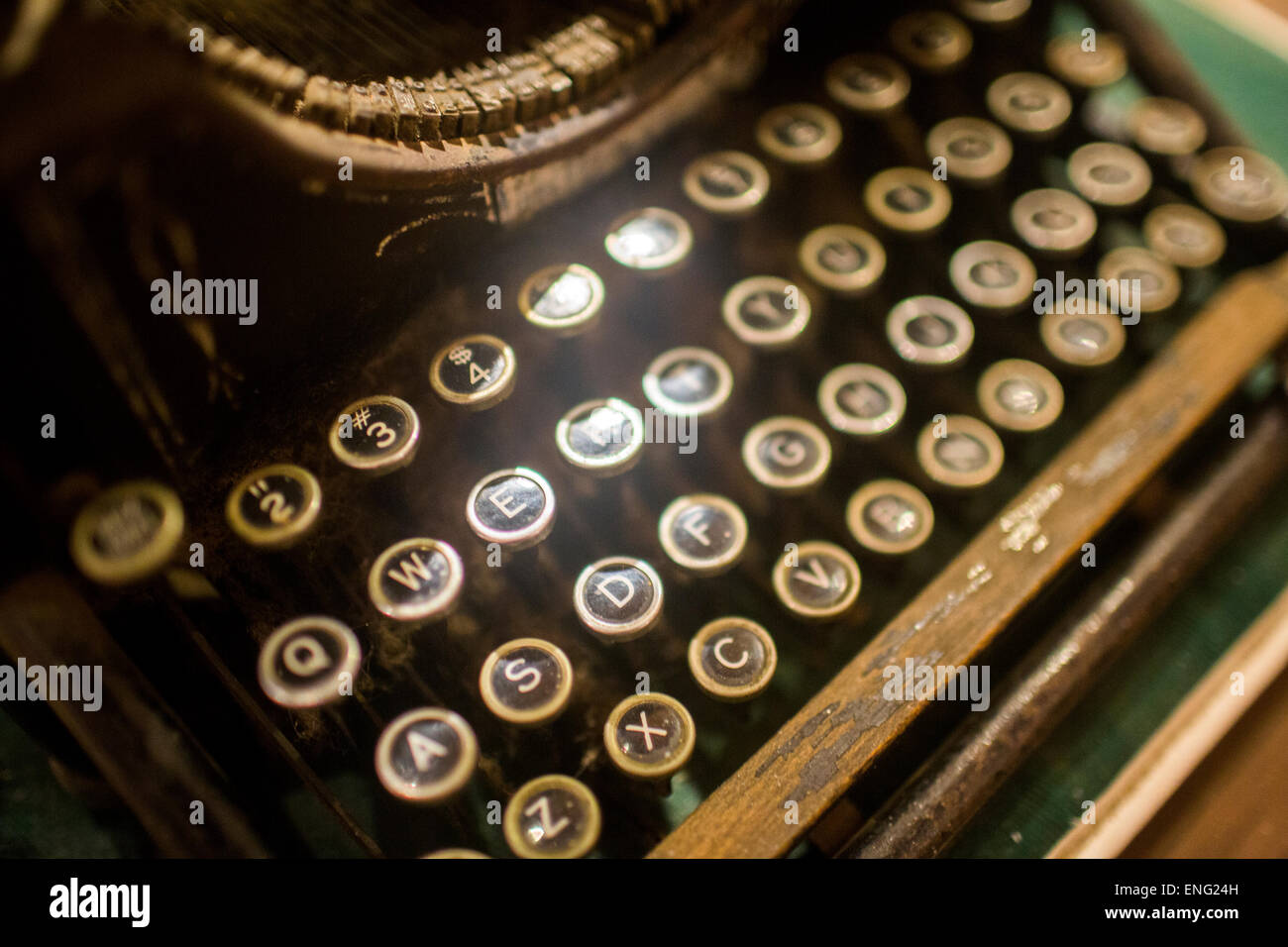 Nahaufnahme eines antiken Schreibmaschinentastatur Stockfoto