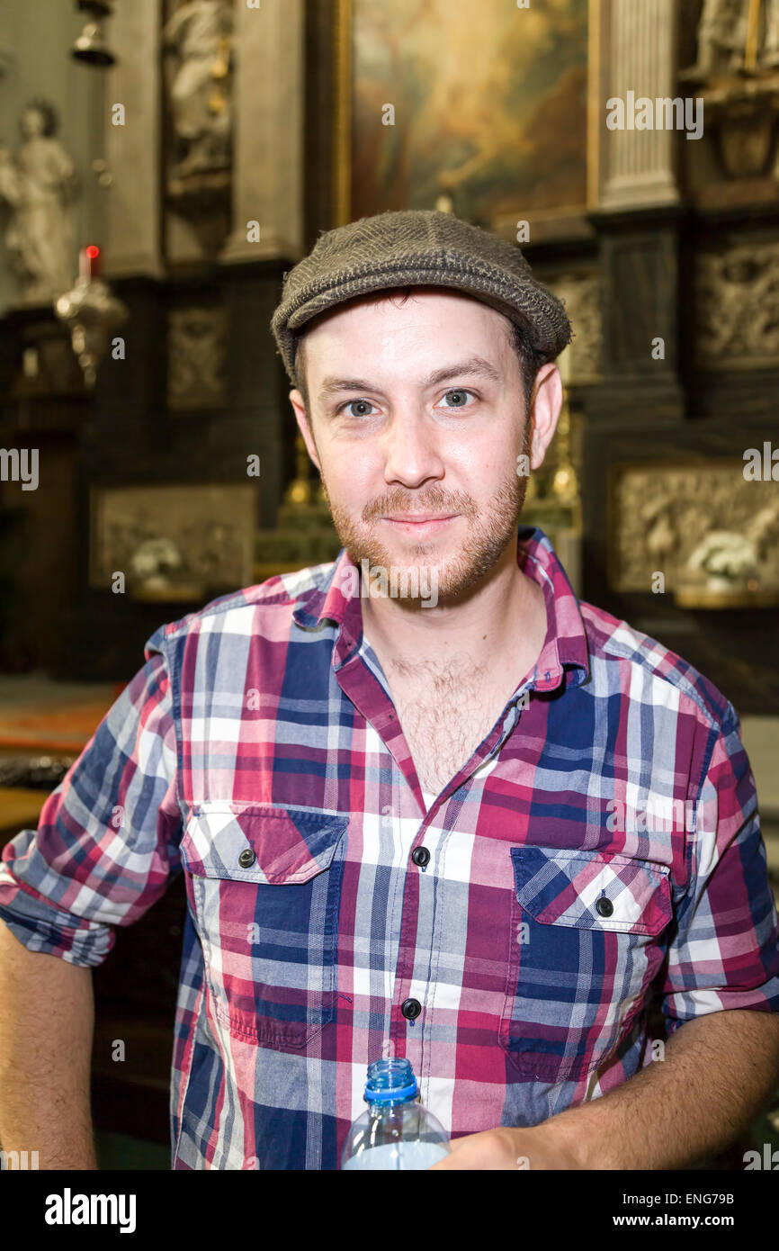 US-amerikanischer Songwriter Matt Simons bei Konzert in der ParadijsKerk, Rotterdam, Niederlande. Stockfoto