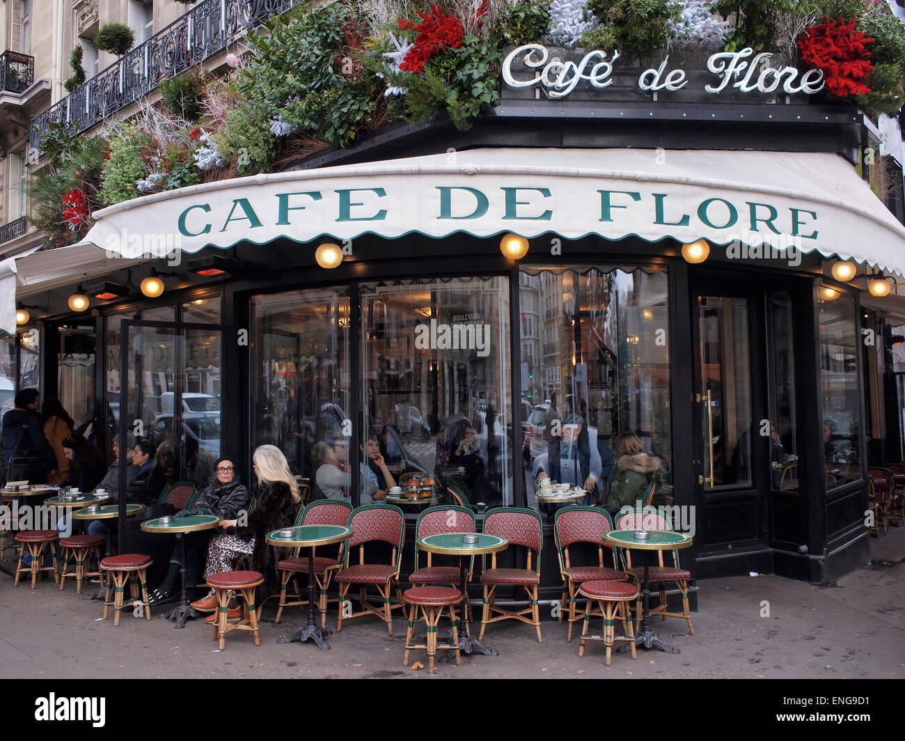 Das berühmte Cafe de Flore in Saint Germain, Paris Stockfoto