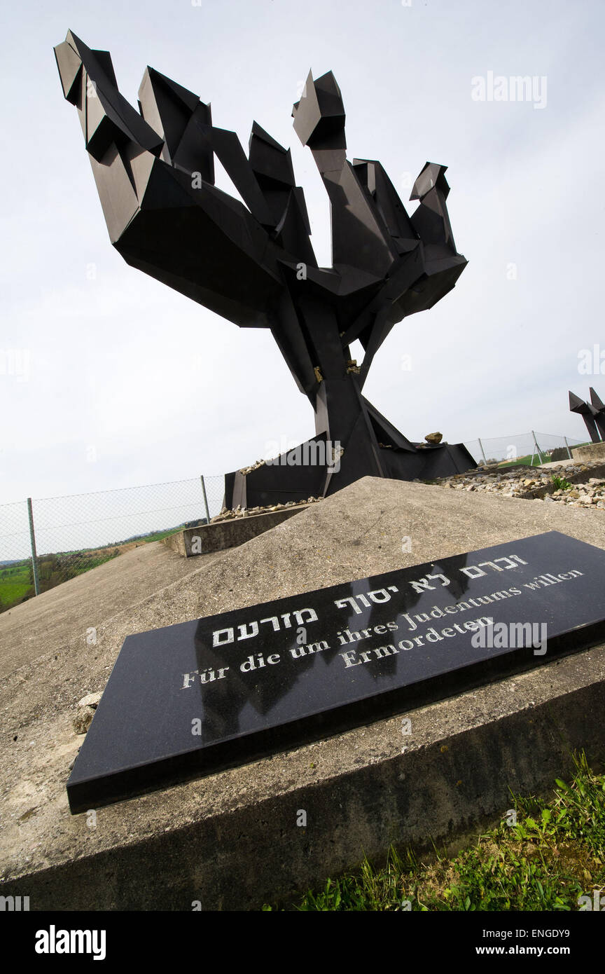 Wien, Österreich. 5. Mai 2015. Foto aufgenommen am 5. Mai 2015 zeigt eine Statue zum Gedenken an Opfer des judäischen in Mauthausen Concenration Camp in dem Land Oberösterreich, Österreich. 5 Mai markiert den 70. Jahrestag der Befreiung des KZ Mauthausen. Bildnachweis: Qian Yi/Xinhua/Alamy Live-Nachrichten Stockfoto