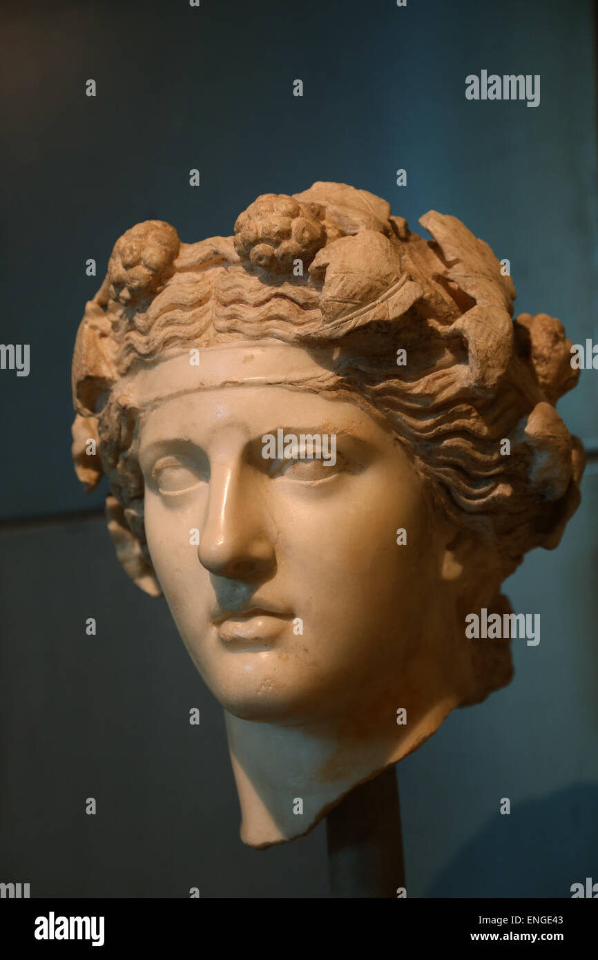 Kopf des Dionysos. Marmor. Römische eklektischen Arbeit inspiriert von hellenistischen Modellen. Von Horti Lamiani. Capitoline Museum. Rom. Italien Stockfoto