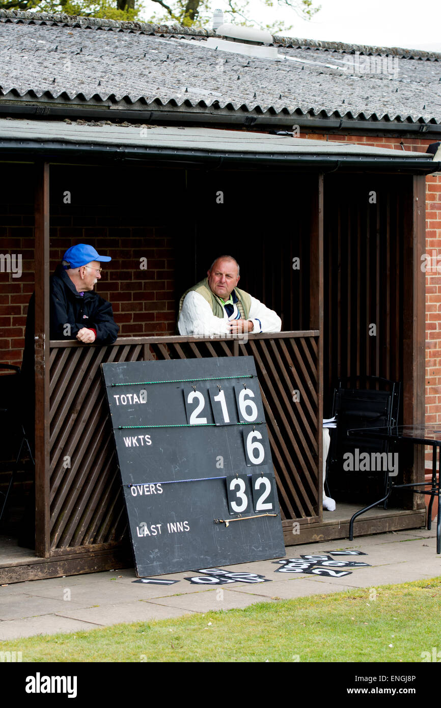 Cricket-Anzeiger bei Bearley Dorf, Warwickshire, England, UK Stockfoto