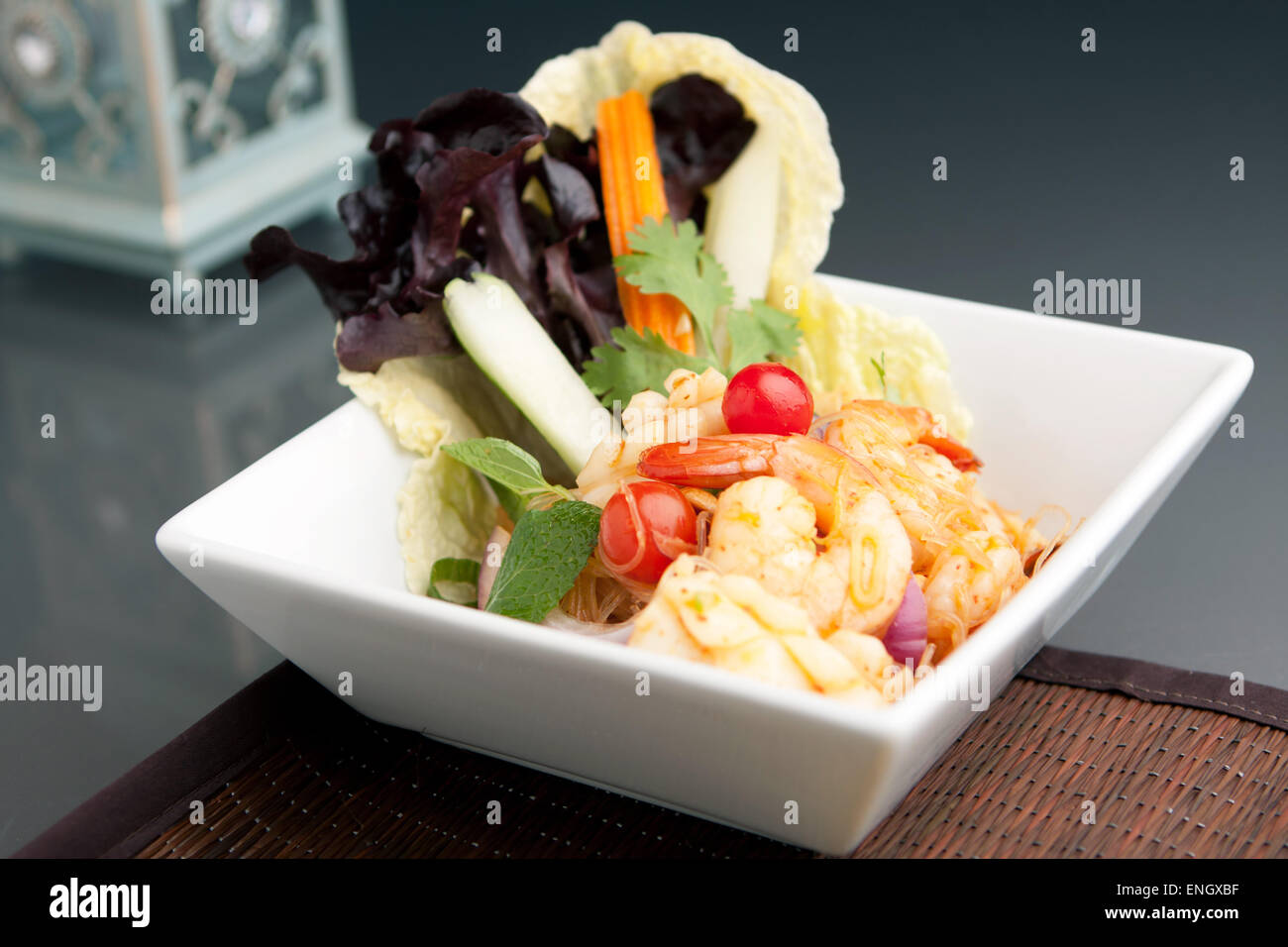Thai-Salat mit Meeresfrüchten Stockfoto