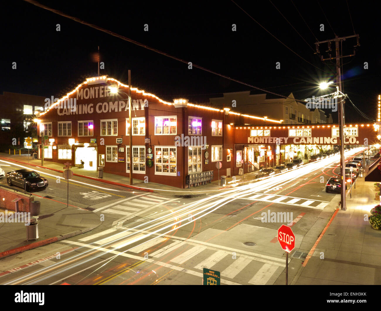 Monterey Canning Firmengebäude Attraktion beleuchtet in der Nacht Cannery Row Monterey Kalifornien USA Stockfoto