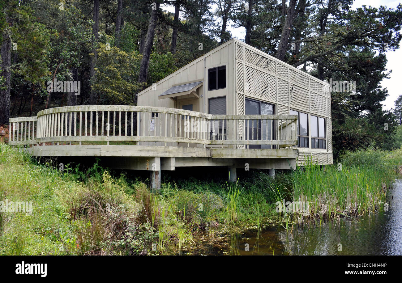 Daniels Naturzentrum an Alpine Teich, MidPeninsula Regional Open Space District, CA Stockfoto