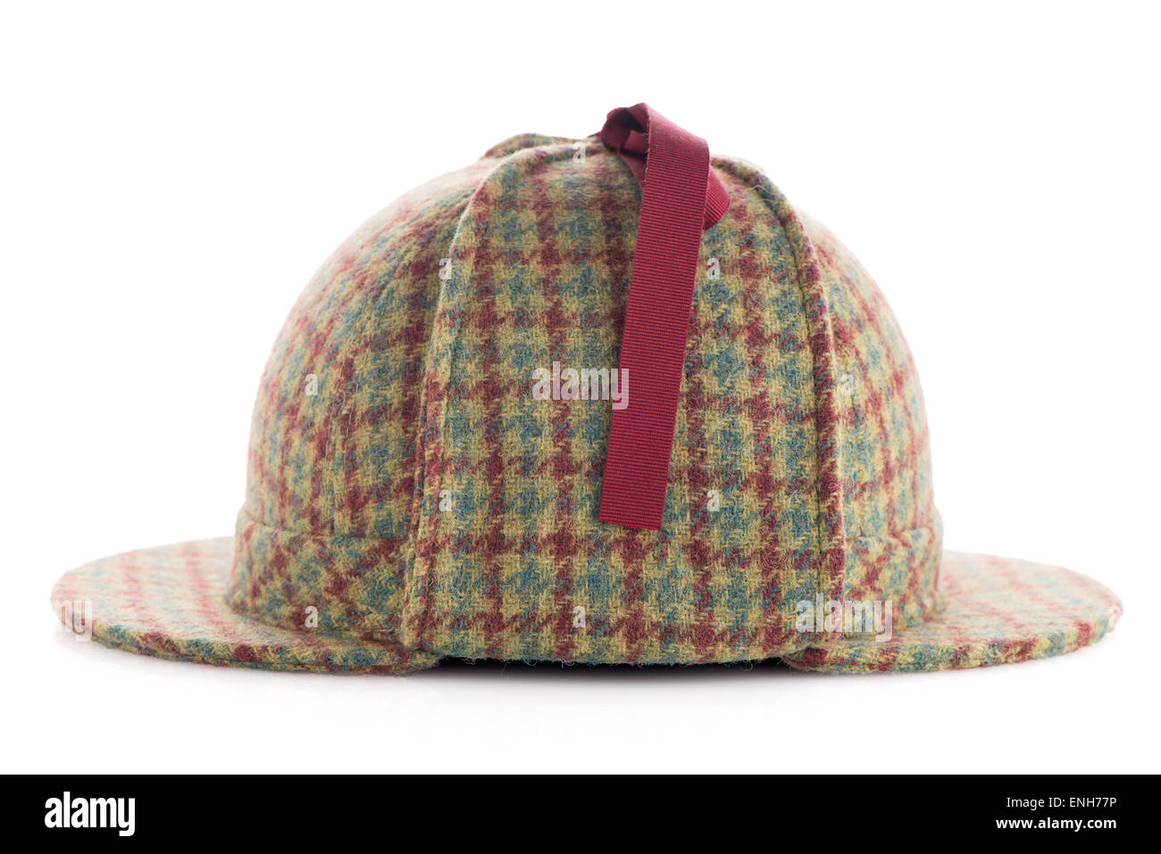 Britische Deerhunter oder Sherlock Holmes Kappe auf weißem Hintergrund. Stockfoto