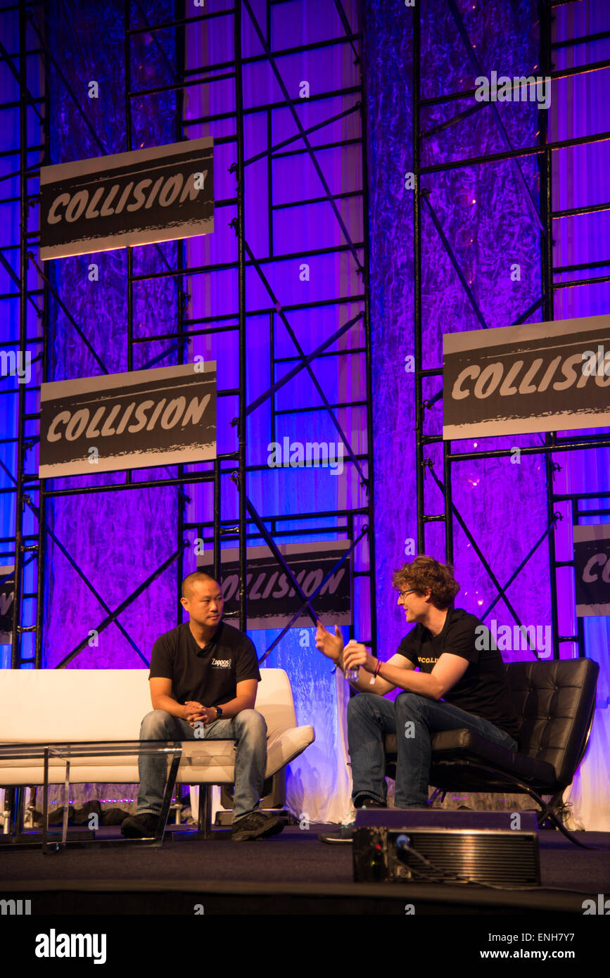 Las Vegas, Nevada, USA. 5. Mai 2015. Tony Hsieh, CEO Zappos ist im Interview mit Paddy Cosgrave, Gründer der Kollision Hochtechnologie Gipfel welche öffnet heute in Las Vegas. Bildnachweis: Jim DeLillo/Alamy Live-Nachrichten Stockfoto