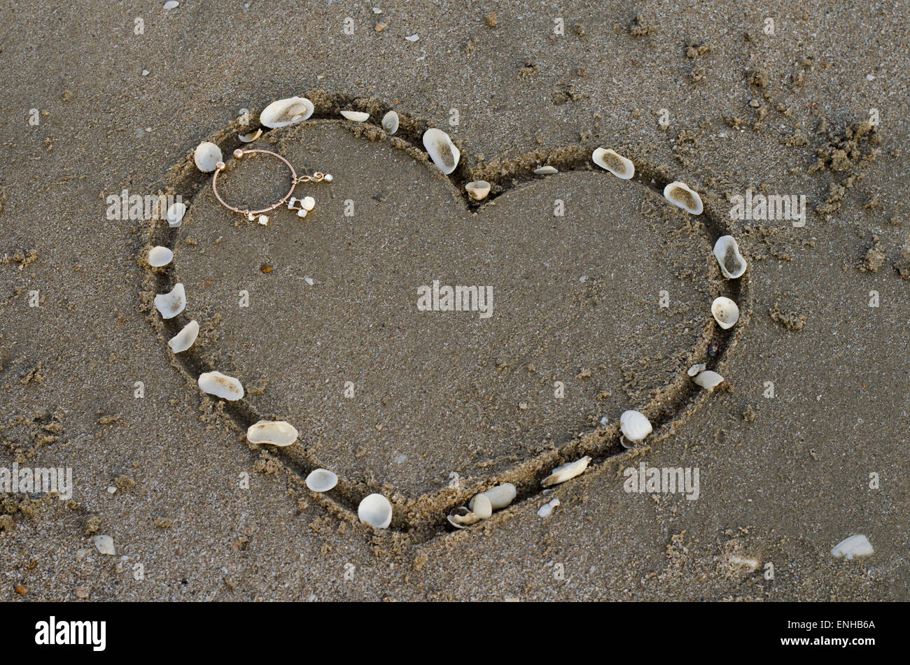 Zeichnung Herz im Sand am Strand Stockfotografie Alamy