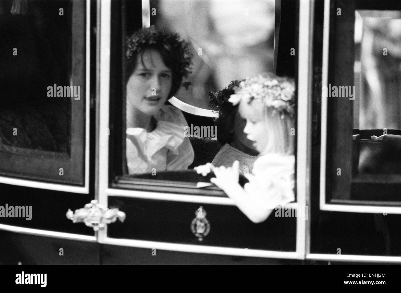 Hochzeit von Prinz Charles & Lady Diana Spencer, 29. Juli 1981. Im Bild: Bridal Begleiter in königliche Prozession, Indien Hicks (13 Jahre) & Clementine Hambro (5 Jahre). Stockfoto